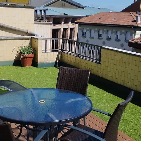 Atico Auditorio Disfrute Sus 40 Metros De Terraza Orientada Al Sur Oviedo Exterior photo