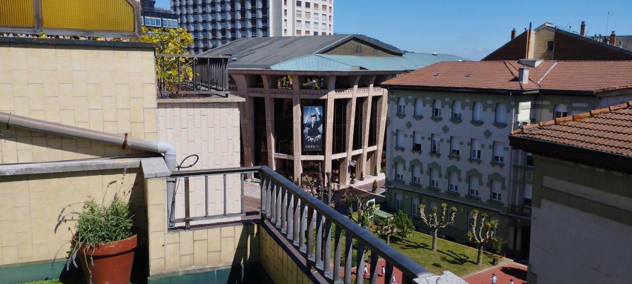 Apartment Atico Auditorio Disfrute Sus 40 Metros De Terraza Orientada Al Sur Oviedo